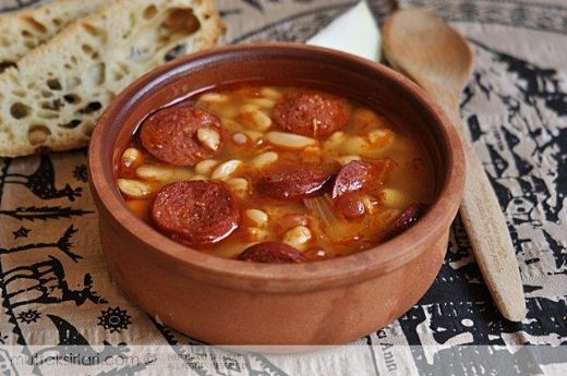 Sucuklu Kuru Fasulye Tarifi Sucuklu Kuru Fasulye Tarifi