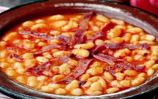Kırmızı Biberli Kuru Fasulye Tarifi ve Malzemeleri