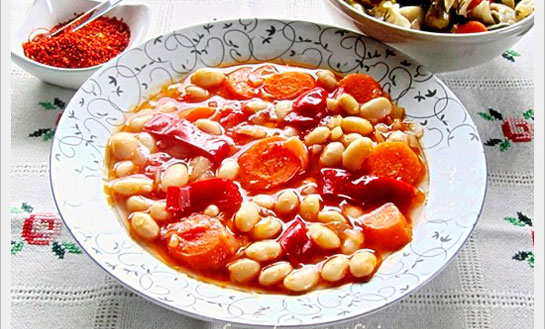 Zeytinyağlı Kuru Fasulye Tarifi ve Malzemeleri